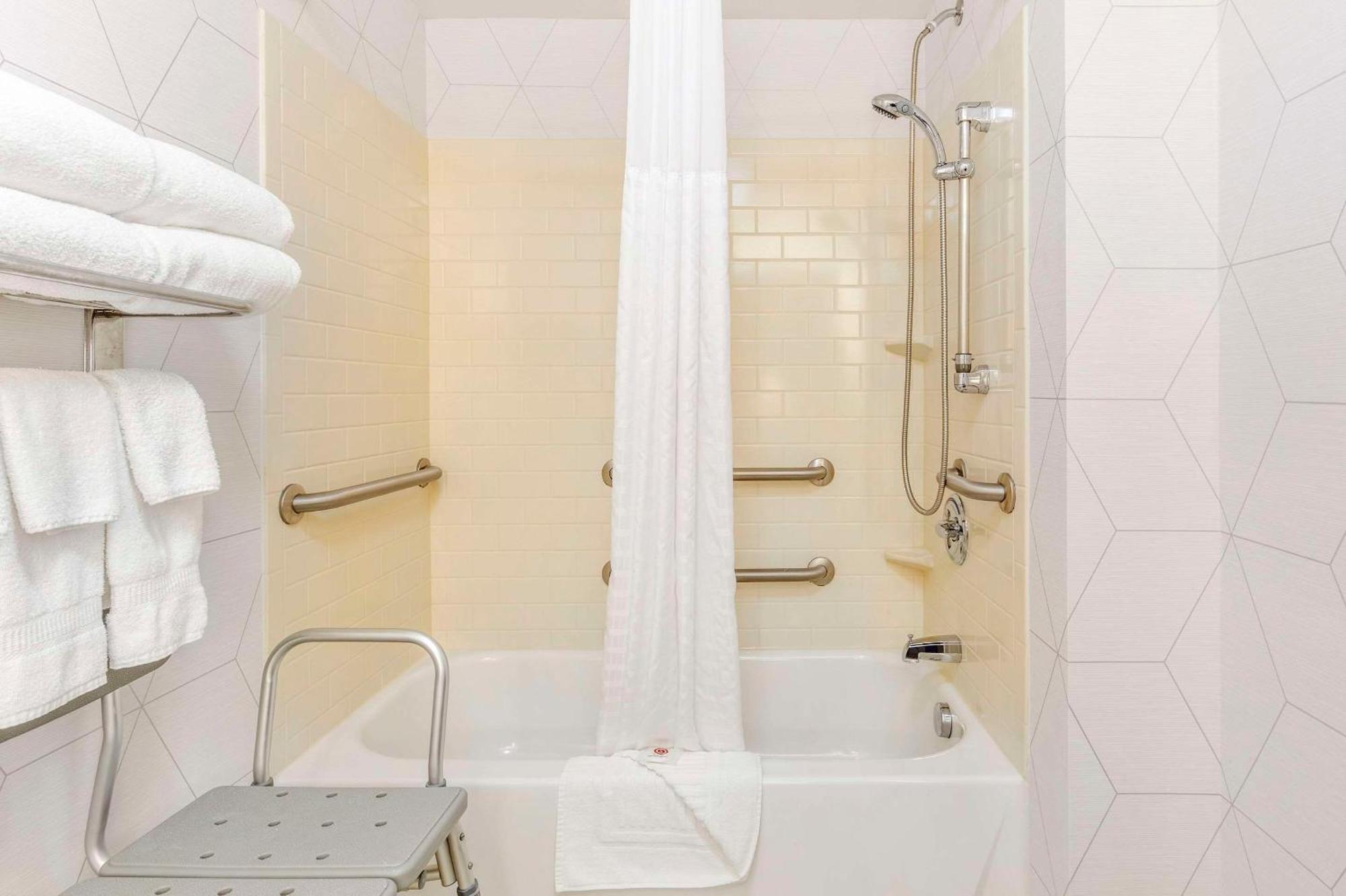 Comfort Suites Whitsett - Greensboro East Ngoại thất bức ảnh