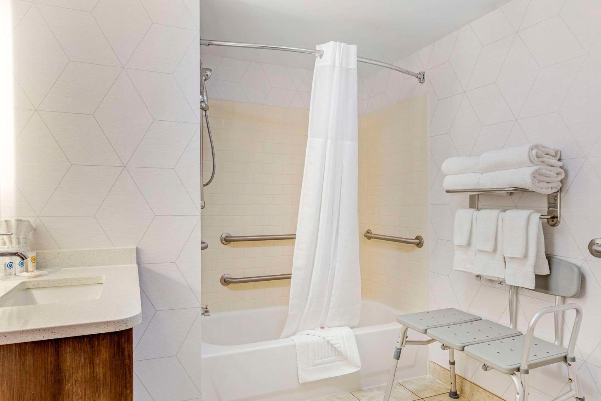 Comfort Suites Whitsett - Greensboro East Ngoại thất bức ảnh