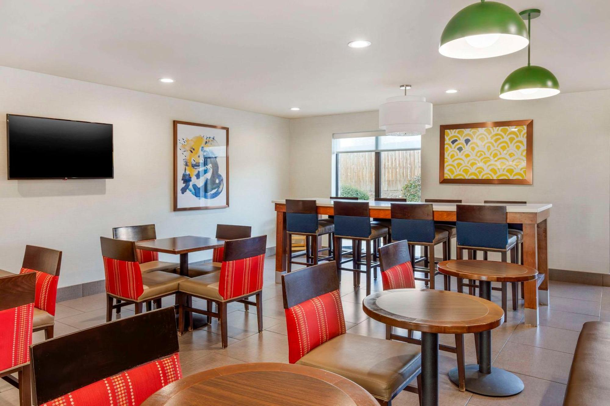Comfort Suites Whitsett - Greensboro East Ngoại thất bức ảnh