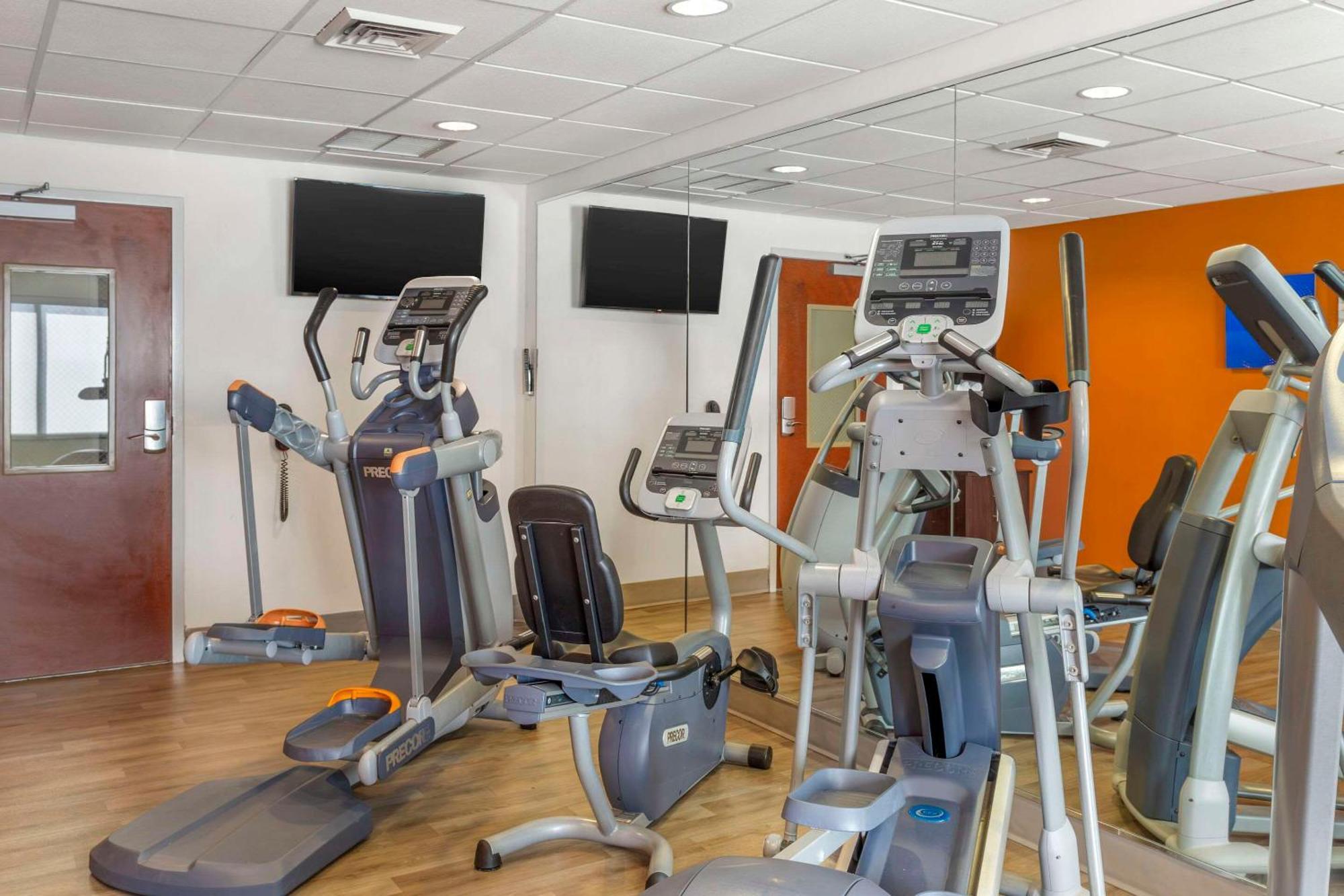 Comfort Suites Whitsett - Greensboro East Ngoại thất bức ảnh