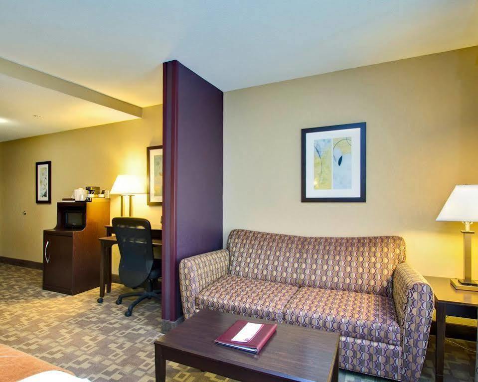 Comfort Suites Whitsett - Greensboro East Ngoại thất bức ảnh